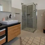 Rg Living - A30, Bali-therme, Hdz & Free Parking Bad Oeynhausen