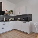 Rg Living - A30, Bali-therme, Hdz & Free Parking * Bad Oeynhausen